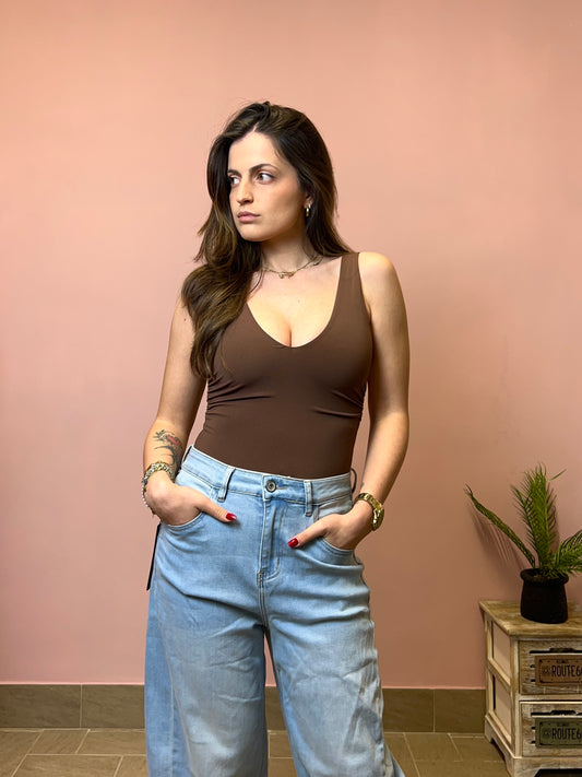 Body MARRONE